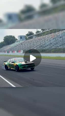 @mr_daniel144: This small run up makes you realize how fast these cars actually are rowing the gears tryi